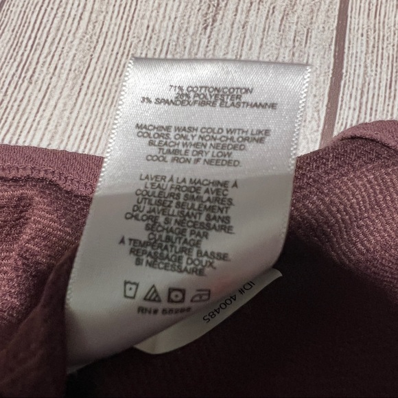 EXPRESS Textured Tie Waist Rolled Sleeve Tee in Thornberry - Picture 9 of 12